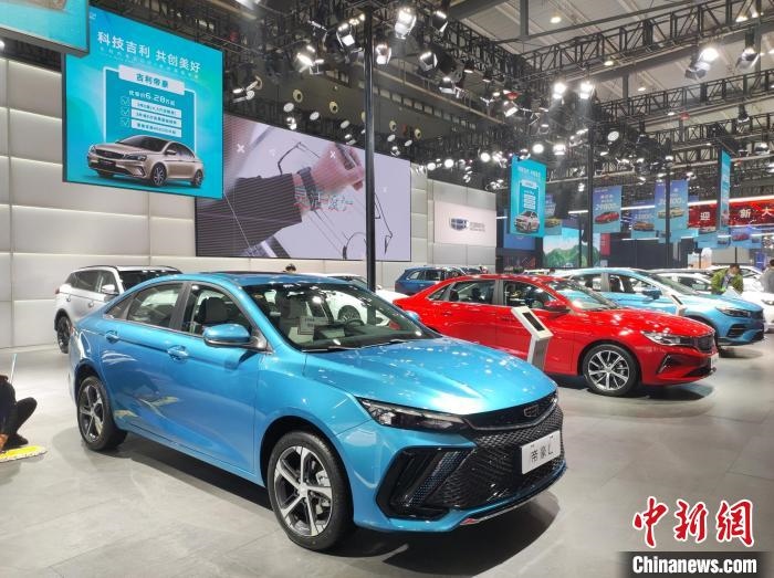 長沙國際車展上展出的汽車。　唐小晴 攝