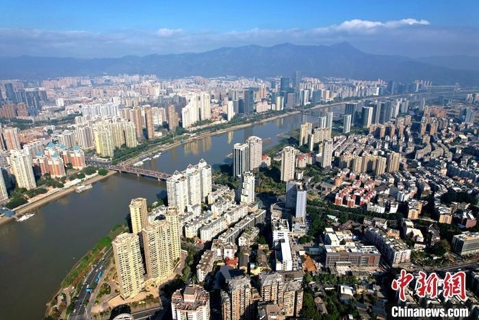 資料圖：城市高樓林立。 <a target='_blank' href='/'>中新社</a>記者 王東明 攝