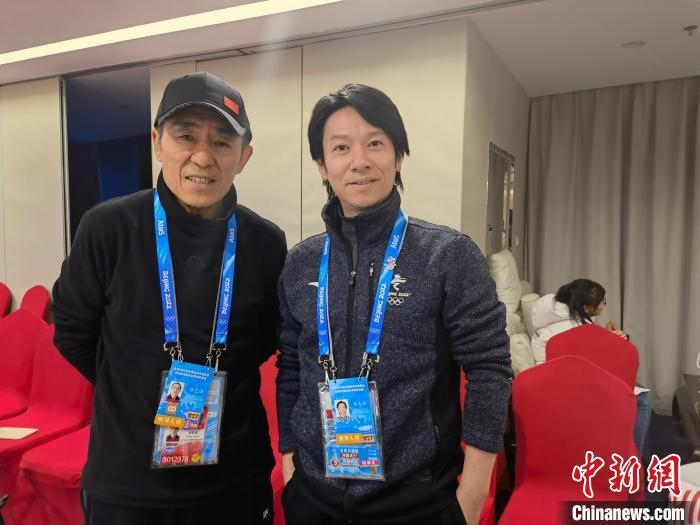 張文海與張藝謀的合影?！埼暮?供圖