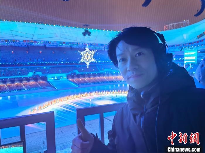 張文海在“鳥(niǎo)巢”內(nèi)?！埼暮?供圖