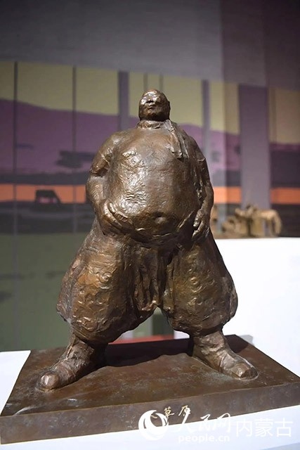 吳為山作品《大草原》。人民網(wǎng)記者富麗娟攝