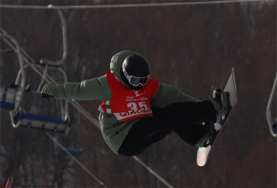 “十四冬”單板滑雪U型場地技巧公開組預賽超燃完賽67.png