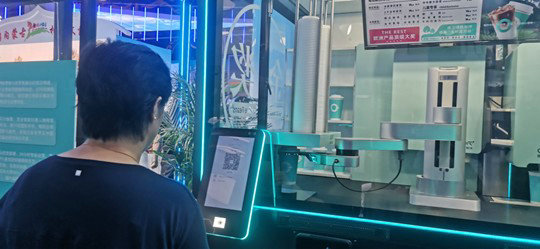 1752762536660236.jpg 眼福4.jpg