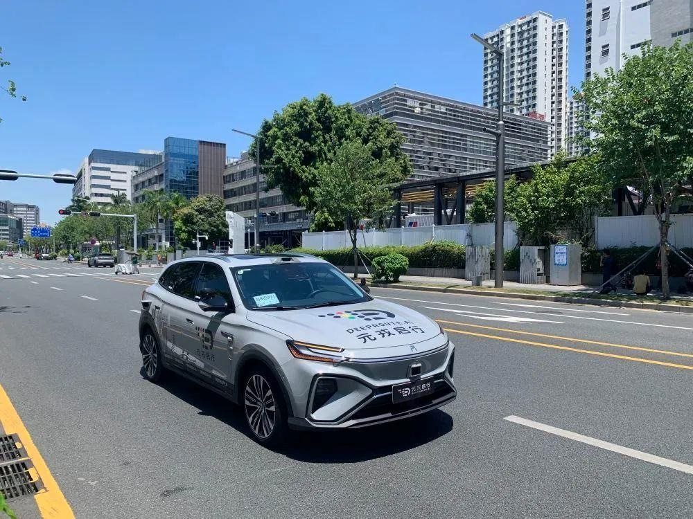 △自動駕駛汽車在河套深港科技創(chuàng)新合作區(qū)開展道路測試。