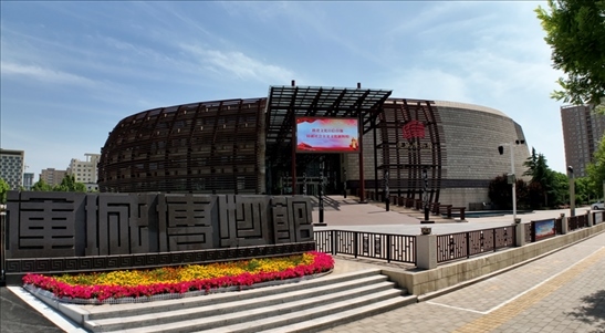 鑒往知來，跟著總書記學(xué)歷史丨走進(jìn)一座博物館，尋根五千年中華文明