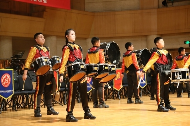 “樂(lè)動(dòng)金帆 ‘藝’起交響”為主題的專場(chǎng)音樂(lè)會(huì)現(xiàn)場(chǎng)。主辦方供圖