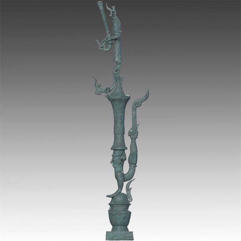 銅罍座倒立鳥(niǎo)足頂尊神像。四川省文物考古研究院供圖