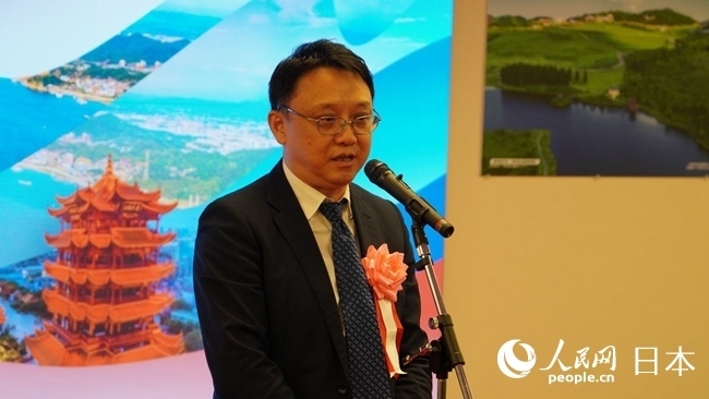 （圖片說明：東京中國文化中心主任羅玉泉致辭。人民網(wǎng)滕雪 攝）