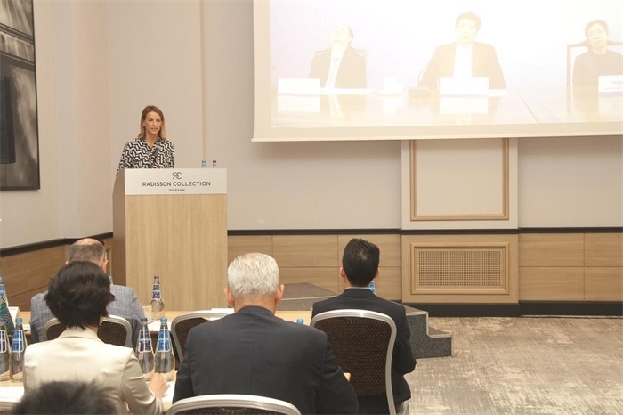 波蘭國家商會副主席卡羅麗娜致辭。