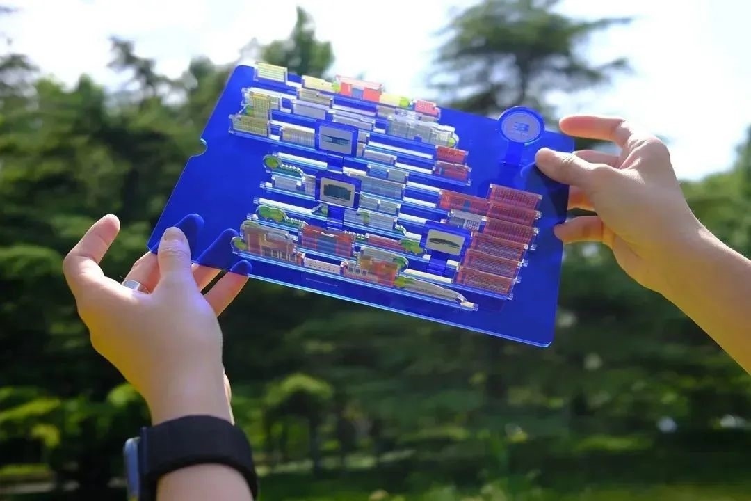 北京工業(yè)大學(xué)新版錄取通知書。校方供圖