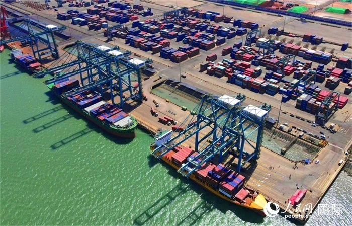 黃驊港綜合港區(qū)航拍圖。人民網(wǎng) 周博攝