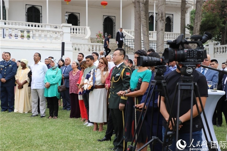 圖為招待會(huì)現(xiàn)場(chǎng)。人民網(wǎng)記者 王傳寶攝