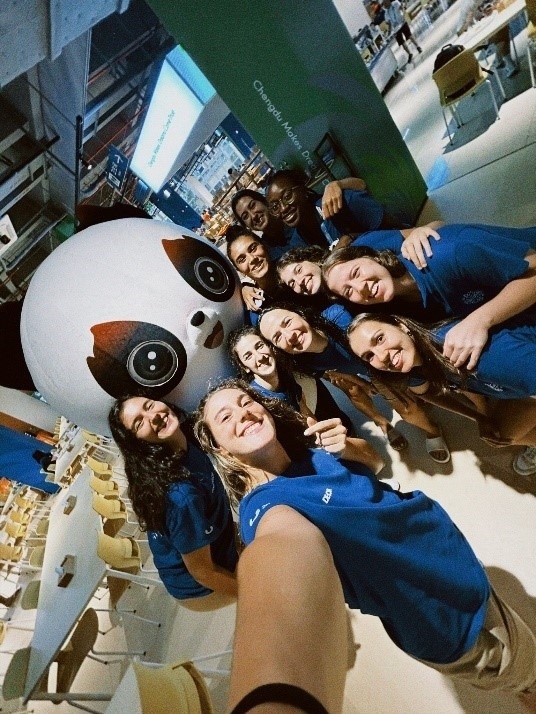 葡萄牙女籃隊員在成都大運(yùn)村自拍。 受訪者供圖