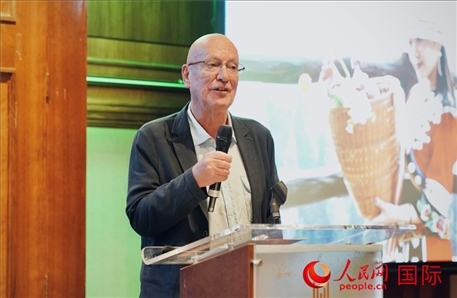 旅?作家魯珀特·帕克分享張家界旅行照片。人民網(wǎng) 郭錦標(biāo)攝