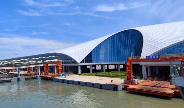 徐聞港樞紐大樓。人民網(wǎng) 樸馨語攝