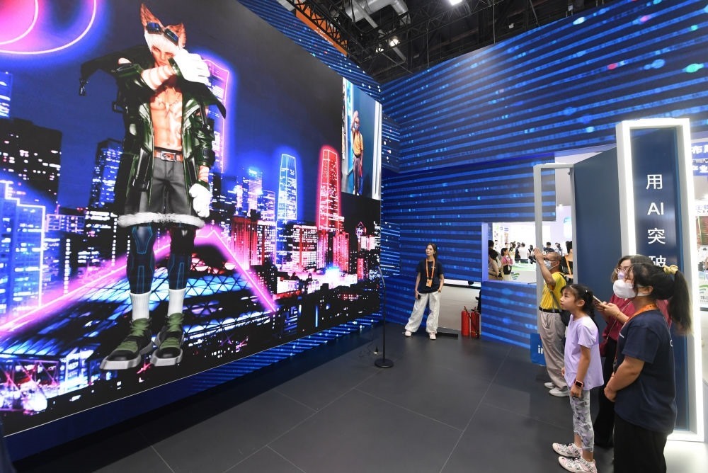 這是9月2日在國(guó)家會(huì)議中心拍攝的一款數(shù)字人。新華社記者 任超 攝