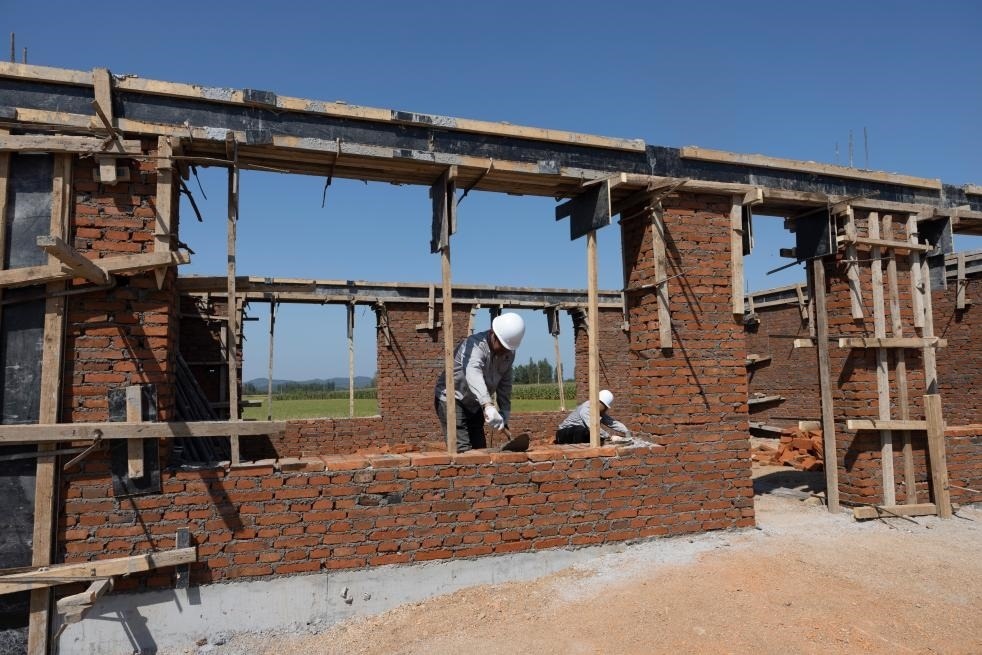 近日拍攝的黑龍江省尚志市老街基鄉(xiāng)龍王廟村。新華社記者 丁海濤 攝