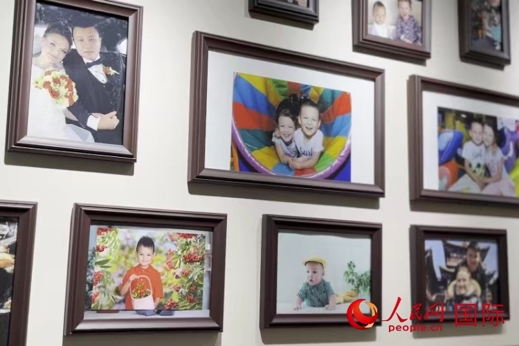 照片墻記錄每個幸福的瞬間。 人民網(wǎng) 皇甫萬里攝