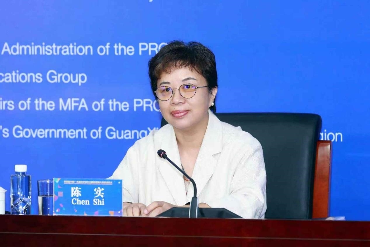 陳實(shí)主持嘉賓致辭環(huán)節(jié)。中國(guó)駐東盟使團(tuán)供圖