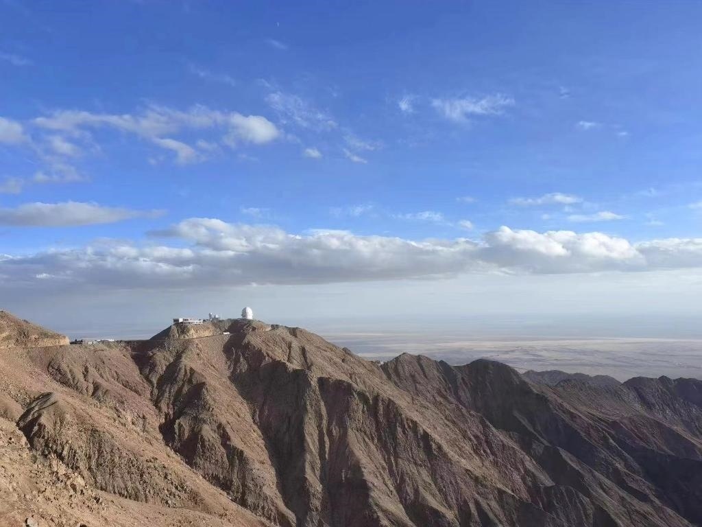 墨子巡天望遠鏡遠景圖。（中國科學(xué)技術(shù)大學(xué)供圖）