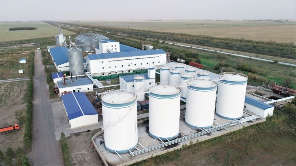 這是2022年9月2日在哈薩克斯坦北哈薩克斯坦州拍攝的愛菊農(nóng)產(chǎn)品物流加工園區(qū)（無人機照片）。新華社發(fā)（奧斯帕諾夫攝）