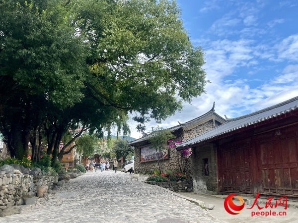 玉湖村村景。人民網(wǎng) 周靜圓攝