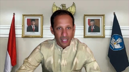 印尼教育、文化、研究和技術(shù)部部長納迪姆·馬卡里姆發(fā)表視頻致辭（清華大學(xué)東南亞中心供圖）