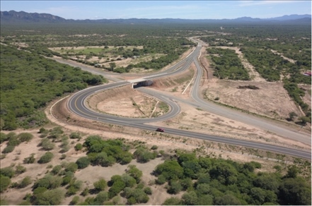 埃爾埃斯皮諾公路項(xiàng)目互通立交航拍。中國(guó)中鐵供圖