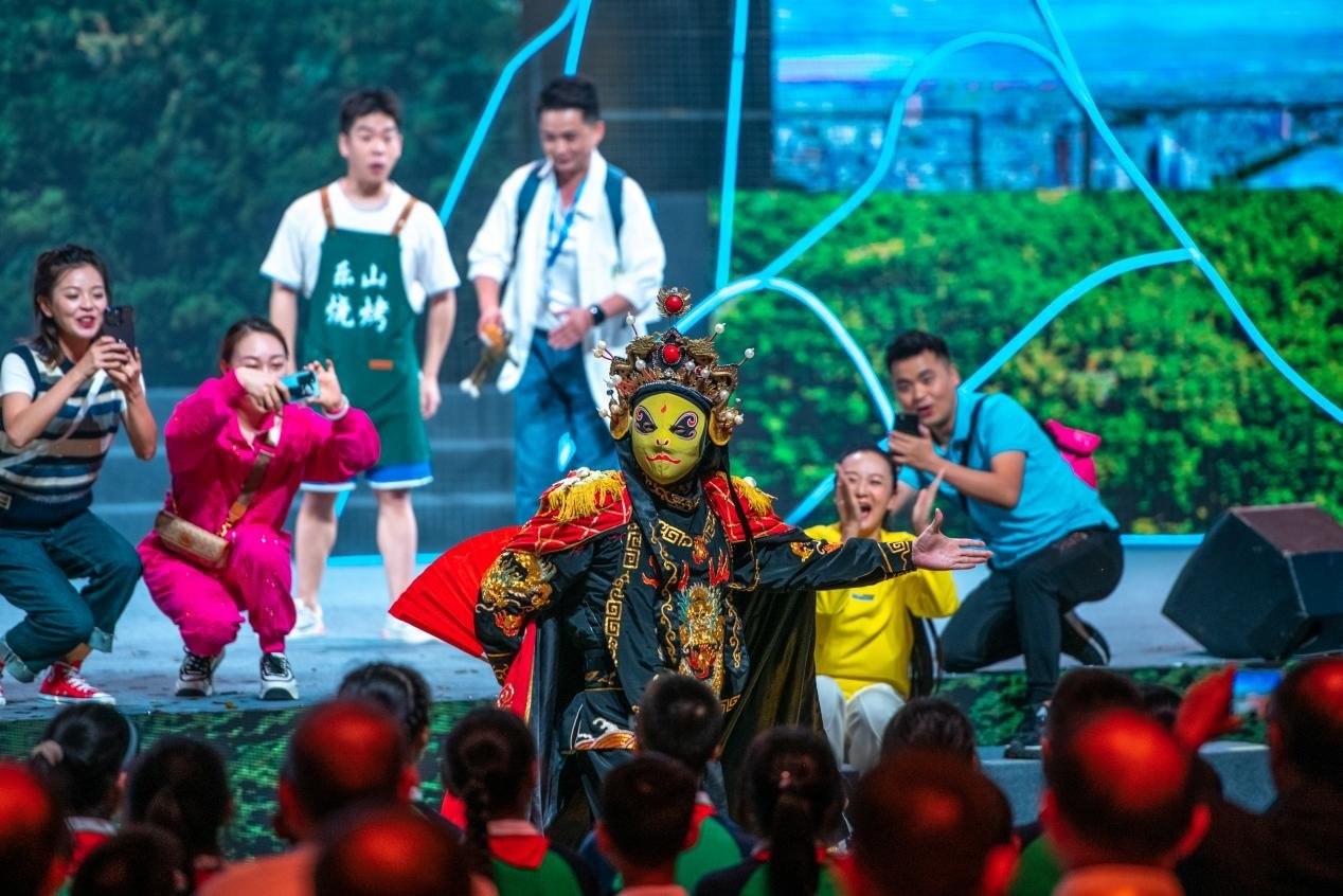 現(xiàn)場演出。樂山市委宣傳部供圖