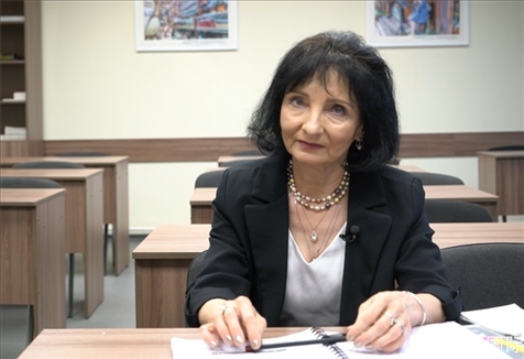 阿拉在白大孔院接受記者采訪。人民網(wǎng)記者 皇甫萬里攝