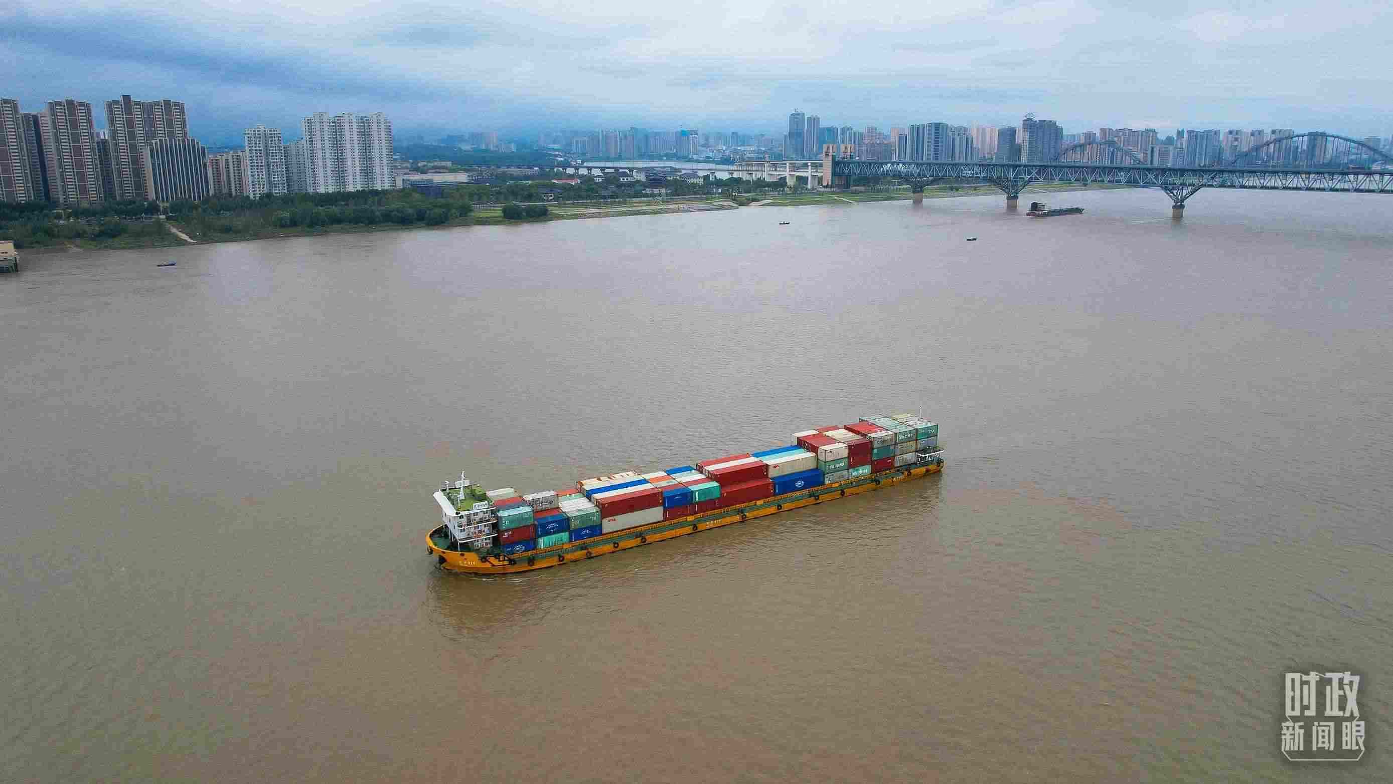 △長江九江段。（總臺(tái)央視記者范凱拍攝）