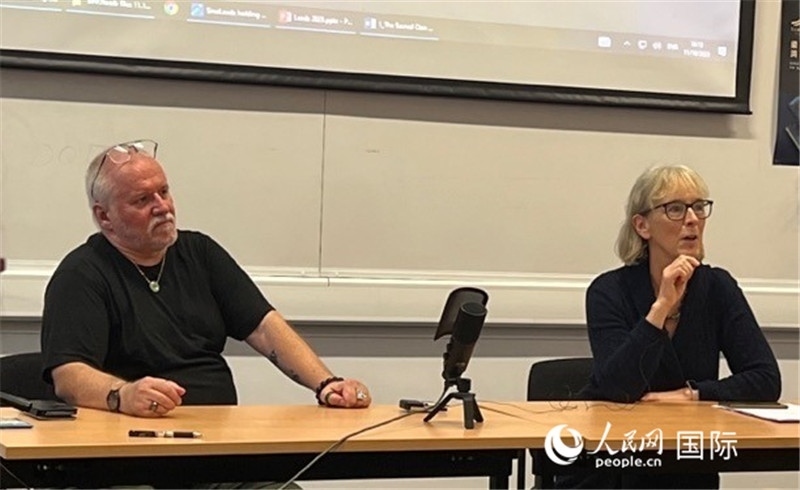 翻譯家韓斌、普華杰與師生交流 攝影 實習生王雪珊