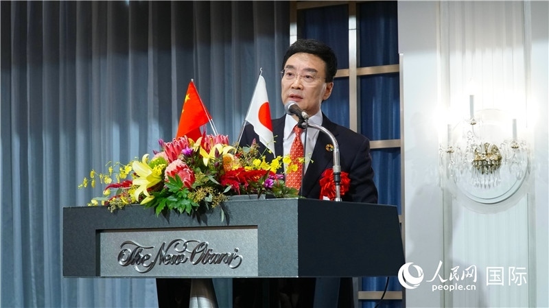 在日中國企業(yè)協(xié)會(huì)會(huì)長王家馴致祝酒詞。人民網(wǎng) 蔣曉辰攝