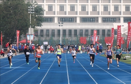 第59屆北京市中學(xué)生田徑運動會暨北京學(xué)生金奧運動隊田徑運動會。北京市教委供圖