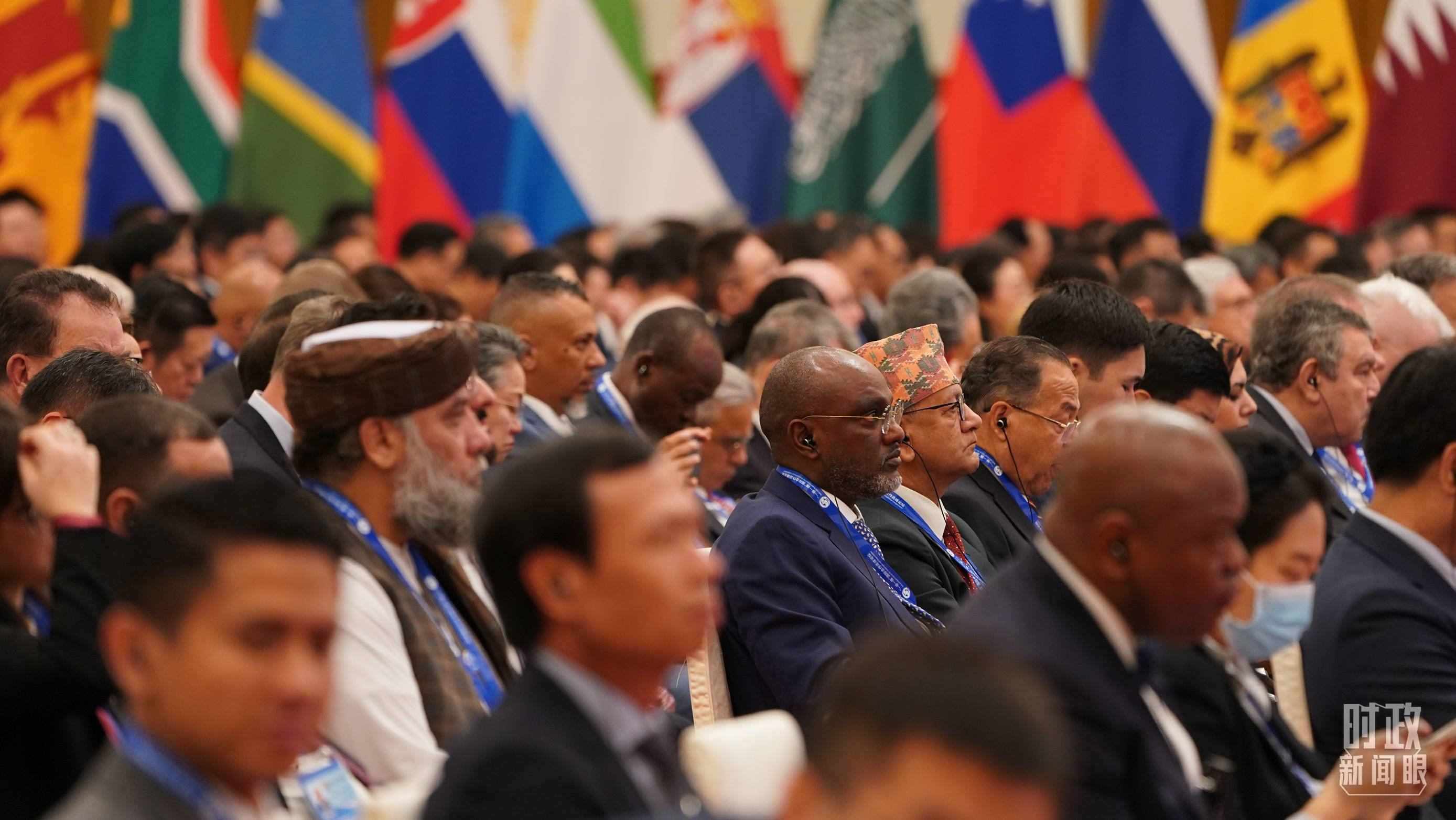 △開幕式現(xiàn)場的與會嘉賓。（總臺國廣記者李晉拍攝）