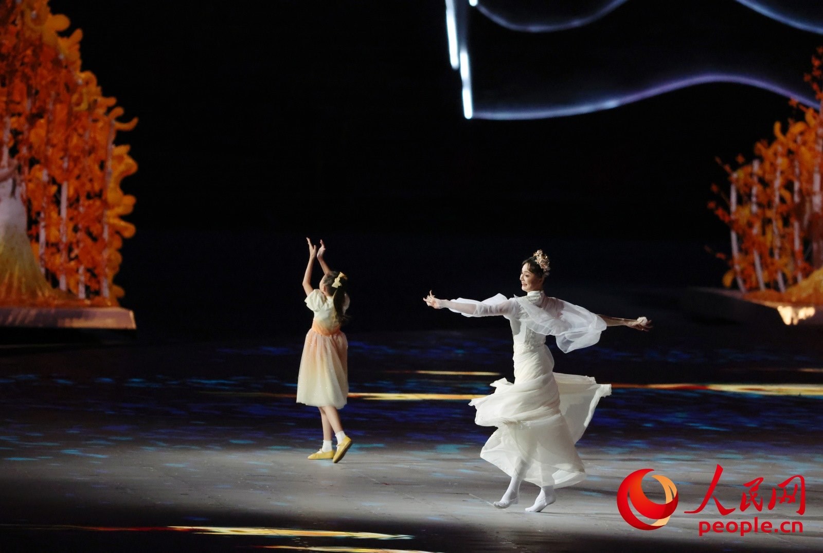 開幕式現(xiàn)場。人民網(wǎng) 周靜圓攝