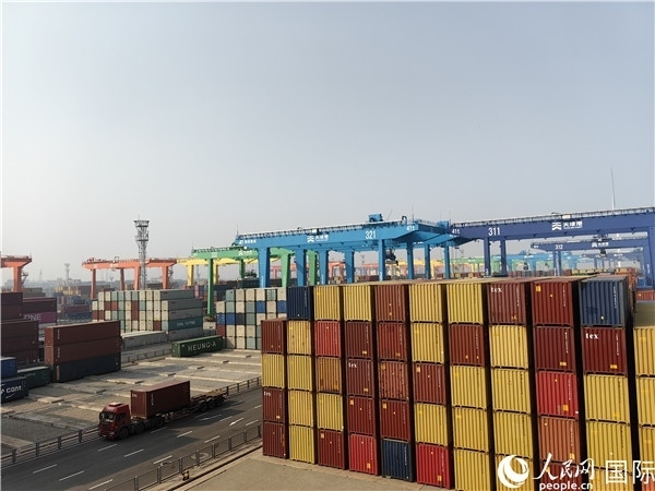 天津港北疆港區(qū)C段智能化集裝箱碼頭。人民網(wǎng)記者 符園園攝