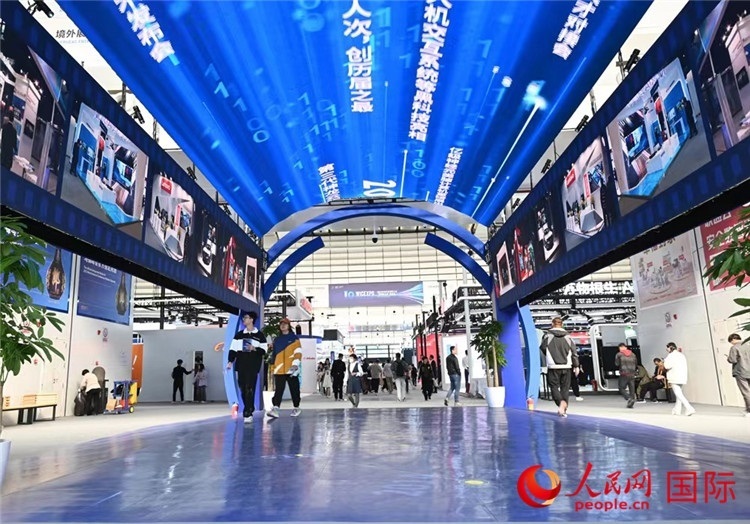 11月7日上午，2023年世界互聯(lián)網(wǎng)大會“互聯(lián)網(wǎng)之光”博覽會在浙江烏鎮(zhèn)開幕。人民網(wǎng)記者 葉賓得攝