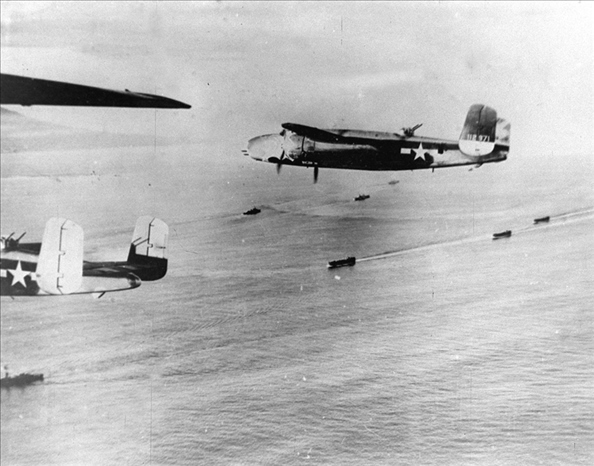 1942年4月18日，美國航空母艦甲板上B－25解放式轟炸機起飛轟炸東京工業(yè)區(qū)域，此為日本首次受盟軍之進攻。