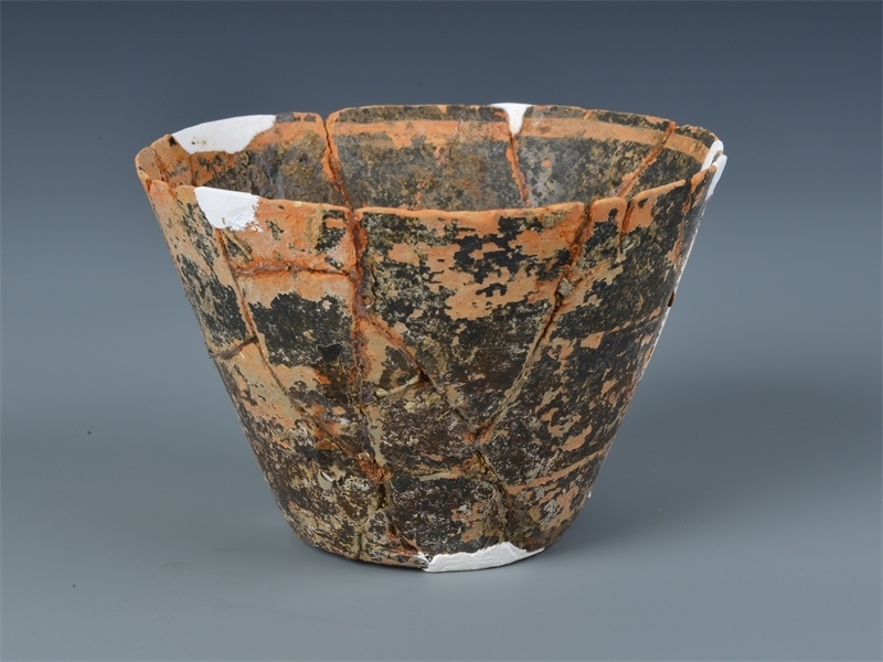 出土的蛋殼彩陶杯。國家文物局供圖