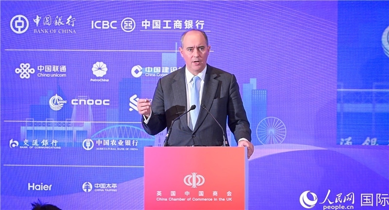 英國(guó)商業(yè)貿(mào)易部國(guó)務(wù)大臣（投資大臣）多米尼克·約翰遜與會(huì)。人民網(wǎng) 郭錦標(biāo)攝