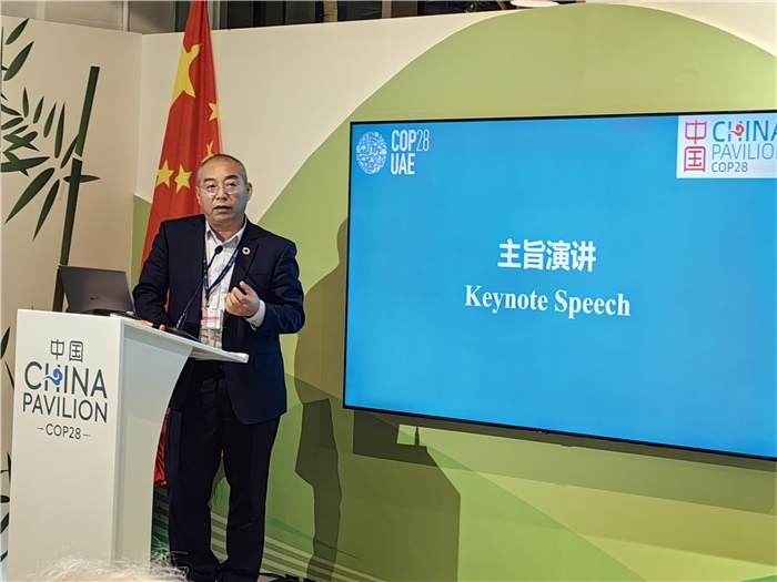 晶澳太陽能科技股份有限公司高級(jí)副總裁孫廣彬發(fā)言。COP28中國角供圖