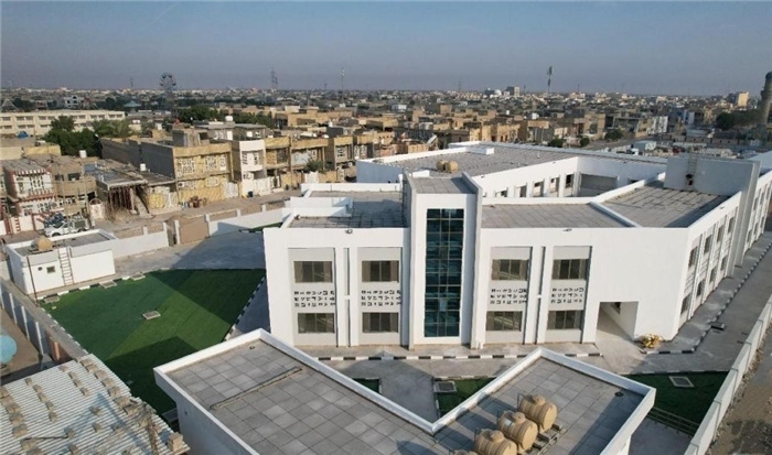 已經(jīng)完工的伊拉克瓦西特省第20號學校。該學校為合院式全功能建筑，包括教學樓，圖書室，實驗室，保衛(wèi)室等。 趙沖攝