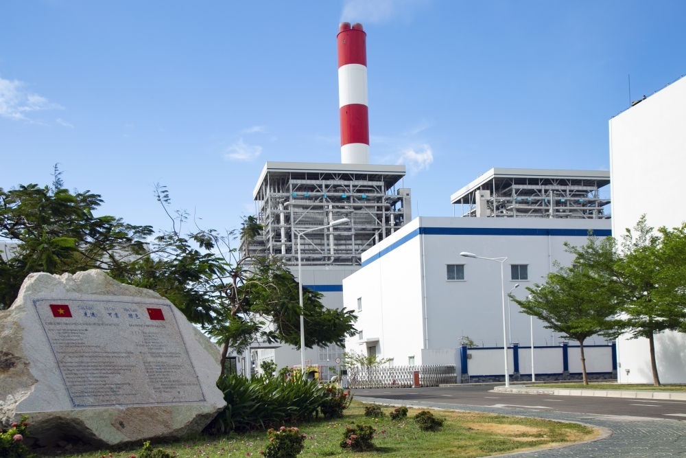 這是2021年3月24日在越南平順省拍攝的越南永新燃煤電廠一期BOT項目廠區(qū)。新華社發(fā)（南方電網(wǎng)越南永新公司供圖）