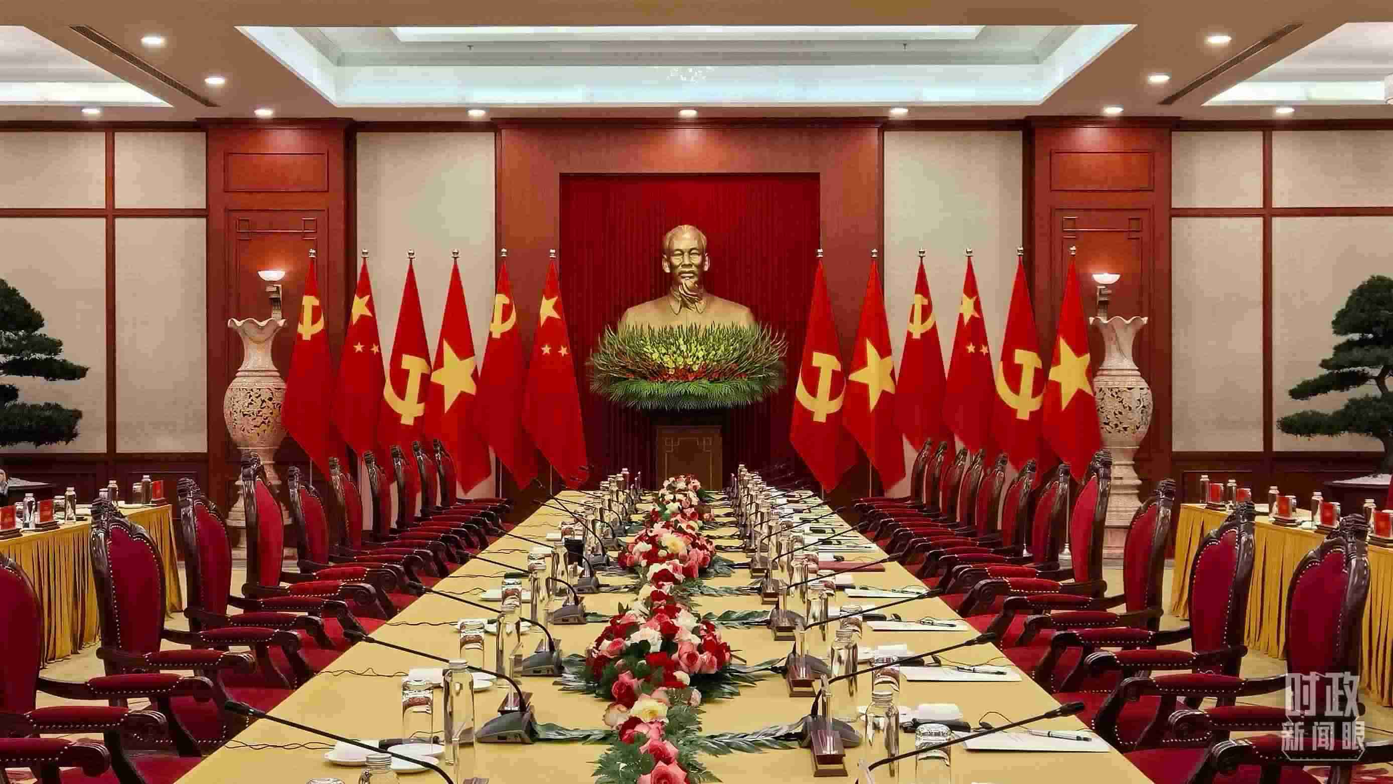 △當(dāng)?shù)貢r(shí)間12月12日下午，習(xí)近平在這里與阮富仲舉行會(huì)談，這是會(huì)談開始前的場景。（總臺(tái)央視記者邢彬拍攝）