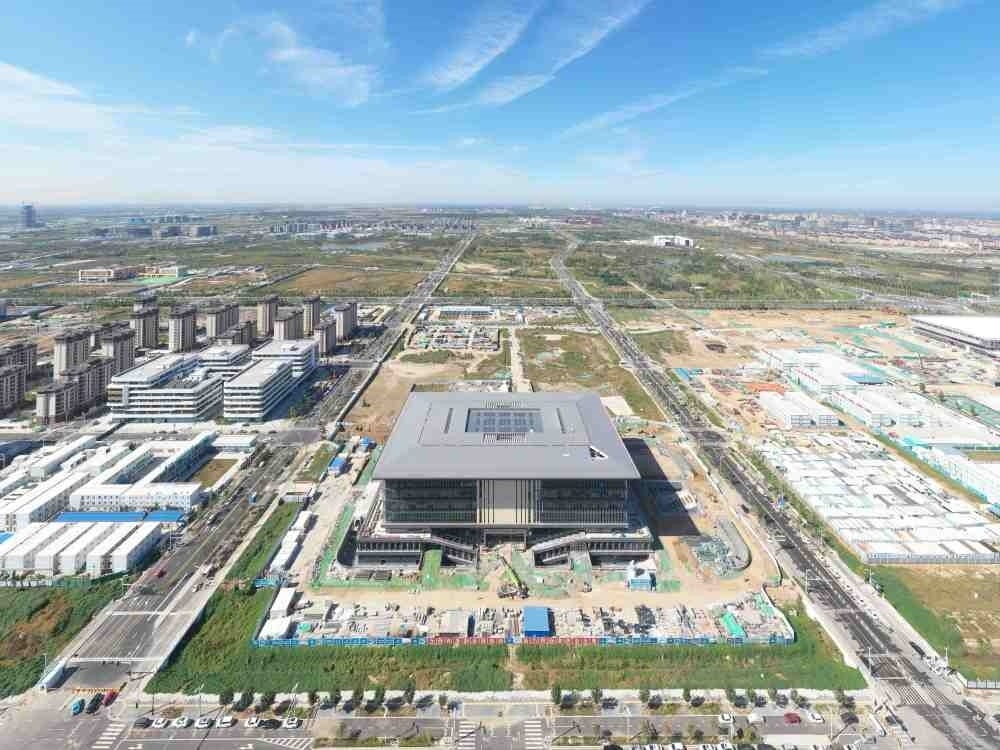 這是雄安新區(qū)大學(xué)園圖書館（2023年10月1日攝，無人機照片）。新華社記者 朱旭東 攝