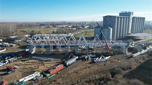 維爾巴斯特大橋鳥瞰。 匈塞鐵路中方聯(lián)營體供圖