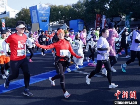 2023杭州馬拉松現(xiàn)場。肖健 攝