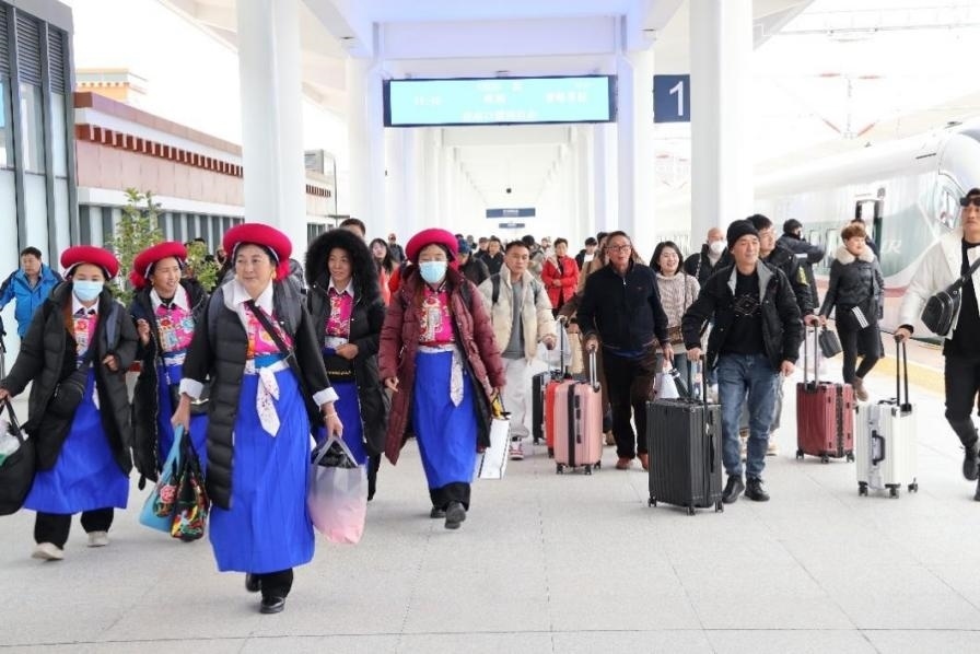 麗香鐵路開通滿月，累計發(fā)送旅客超18萬人次。受訪方供圖