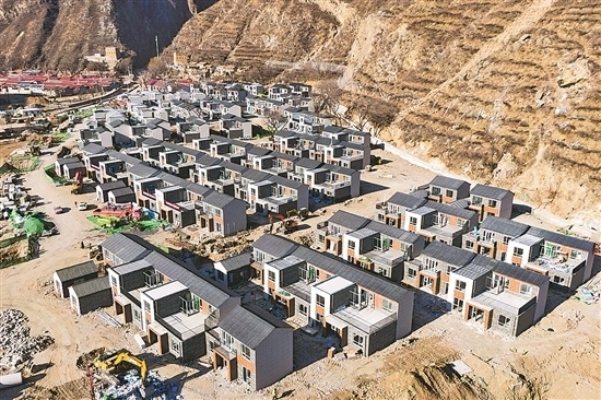 1月16日，門頭溝區(qū)齋堂鎮(zhèn)沿河口村，即將進(jìn)入內(nèi)部裝修環(huán)節(jié)的異地安置項(xiàng)目建設(shè)現(xiàn)場(chǎng)。